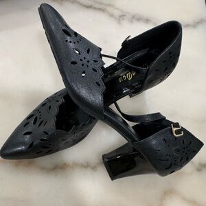 Chic Black Patent Leather Heels with Cutout Design